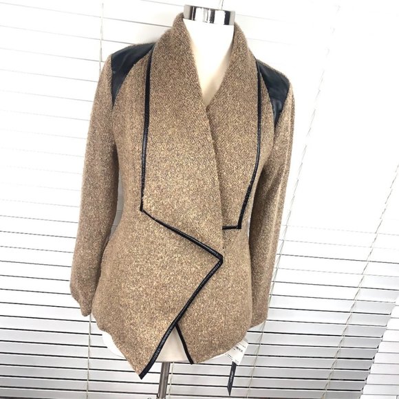 blanc noir Jackets & Blazers - NWT🤩|•BNCI•| by blanc noir Gorgeous Fuzzy Jacket